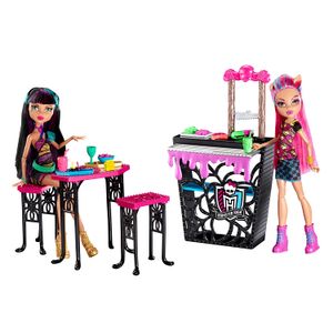Monster High creepteria con Cleo de Nile y Howleen Wolf Doll