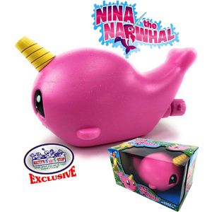 Matty's Toy Stop Nina The Narwhal - Aspersor de agua, diseño de unicornio del mar, color rosa