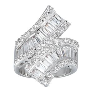 Delicin Jewelry - Anillo curvado de doble banda con circonita cúbica chapada en rodio en tono plateado