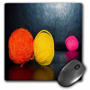 3dRose 8 x 8 x 0.25 inches Alfombrilla de mouse Naranja Bola De Hilo y amarillo bola de hilo en la parte frontal con pequeños rosa bola de hilo en la