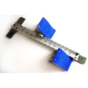 Bloque de inicio de pista y campo. Resistente sin el peso. Aluminio ligero. Barra central de 2.5 in. Cuatro alturas de ángulo de pedal. Pedal de 5.0 i