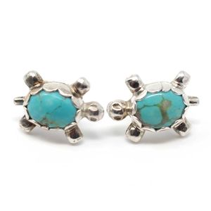 Zuni turquesa y plata tortuga Post arete por hooee