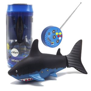 Tiburón que Nada en Agua de eMart, Barco RC con Forma de Pez, Mini Juguete Eléctrico a Control Remoto, Regalo para Niños, Negro