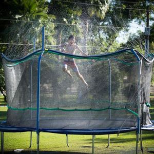 BOMZE Trampolín Aspersor de agua para niños, cama elástica al aire libre parque acuático diversión verano juego de agua juguetes accesorios